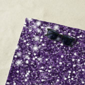 Serviette De Plage Texture de paillettes violettes fausses avec nom p (En situation)