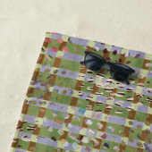 Serviette De Plage Textured Pointillism Grid Pattern Artwork (En situation)