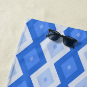 Serviette De Plage Tons de motif de diamant bleu (En situation)
