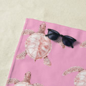 Serviette De Plage Tortues de mer roses (En situation)