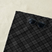 Serviette De Plage Trendy noir blanc tartan Personnaliser Monogramme (En situation)