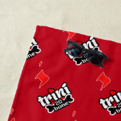 Serviette De Plage Trini à de Bone avec îles Anglais sur RED (En situation)