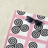 Serviette De Plage Triple spirale noire Thunder_Cove (En situation)