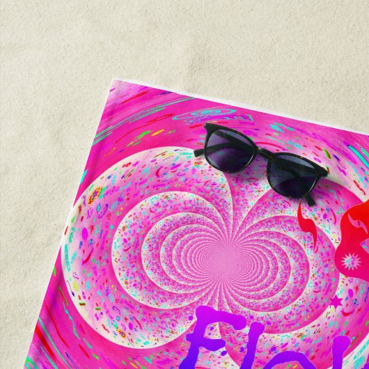 Serviette De Plage Trippy spirale rose (En situation)