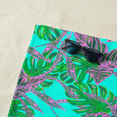Serviette De Plage Tropical bleu vert prénom initiale moderne plage (En situation)