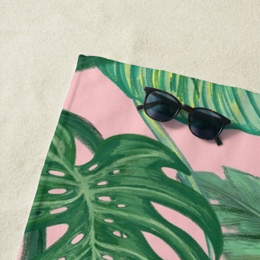 Serviette de plage Tropical Palm Girly rose Bachel (En situation)