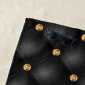 Serviette de plage Tufted Diamond en or noir (En situation)