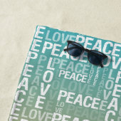 Serviette De Plage Turquoise Peach Gold White Peace Love (En situation)