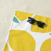 Serviette De Plage Un Cadeau Personnalisé À Motif Citron (En situation)