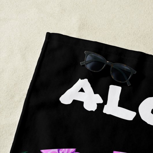Serviette De Plage Un message d'Aloha floral de style hawaïen tropica (En situation)