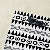Serviette De Plage Un Motif tribal vert et personnalisé marié (En situation)