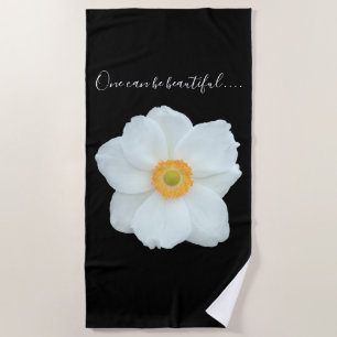 Serviette De Plage Une Fleur Blanche Un Peut Être Beau Monogramme