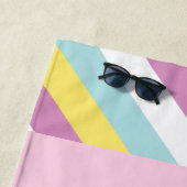 Serviette de plage Unicorn rayée personnalisée (En situation)