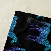 Serviette De Plage Unicorn Sparkles aqua blue ombre motif Monogramme (En situation)