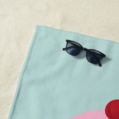 Serviette De Plage Vanille et fraise Ice Crème cône Nom et couleur (En situation)