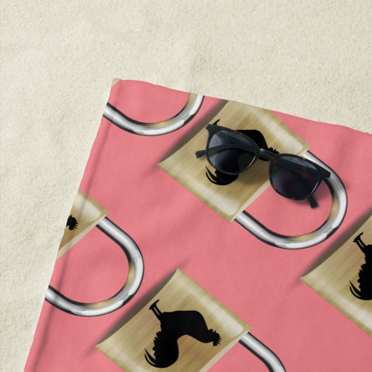 Serviette De Plage Verrouillé dans la chasteté (En situation)