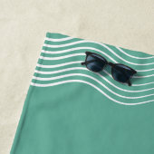 Serviette De Plage Vert et blanc ma pierre porte-bonheur est un (En situation)