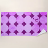 Serviette De Plage Violet, Violet Magenta et Cercles roses Monogramme (Devant)