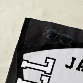 Serviette De Plage Volley-ball en Maroon Rouge, Noir et Blanc (En situation)