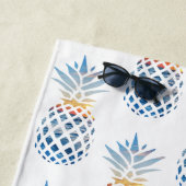 Serviette De Plage Week-end de Fiançailles Blanc Bleu Ananas (En situation)