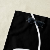 Serviette de plage Wifey noir et blanc, cadeau pou (En situation)