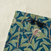 Serviette De Plage William Morris "Oiseau et Grenade" (En situation)
