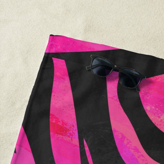 Serviette De Plage Zebra noir et rose chaud (En situation)
