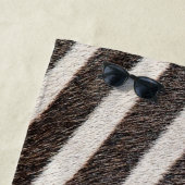 Serviette De Plage Zèbre noir et blanc Grandes bandes Nom Plage Servi (En situation)