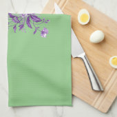 Serviette de table violette vibrante sur un vert l (Quart Plié)