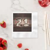 Serviette En Papier 21e anniversaire marque marquee sur mur en brique (En situation)