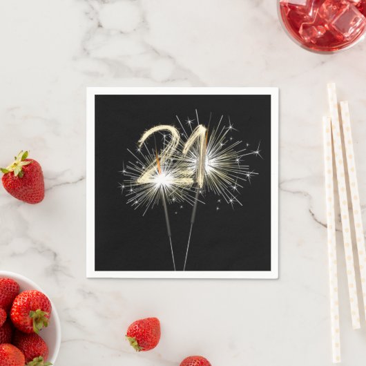 Serviette En Papier 21e fête d'anniversaire Sparklers sur Noir (En situation)