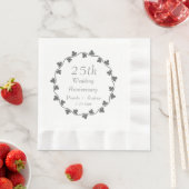 Serviette En Papier 25e anniversaire du Mariage d'argent Ivy Wreath (En situation)