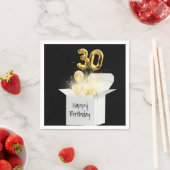 Serviette En Papier 30e anniversaire Ballons d'or en boîte blanche (En situation)