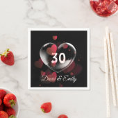 Serviette En Papier 30e Anniversaire Bulle cardiaque avec Coeurs rouge (En situation)