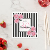Serviette En Papier 30e anniversaire rose roses noir blanc rayures (En situation)