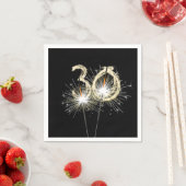 Serviette En Papier 30e anniversaire Sparklers de fête sur noir (En situation)