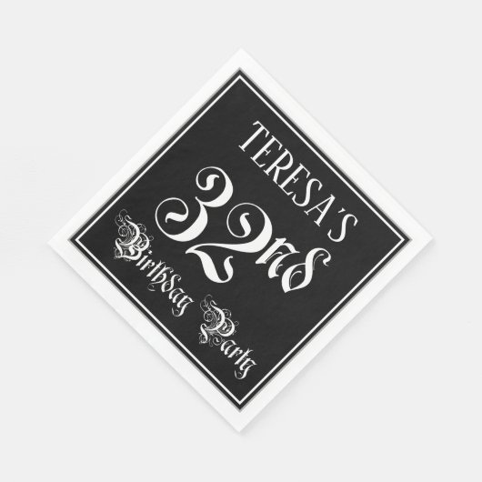 Serviette En Papier 32e fête d'anniversaire — Script fantaisie + Nom p (Coin)