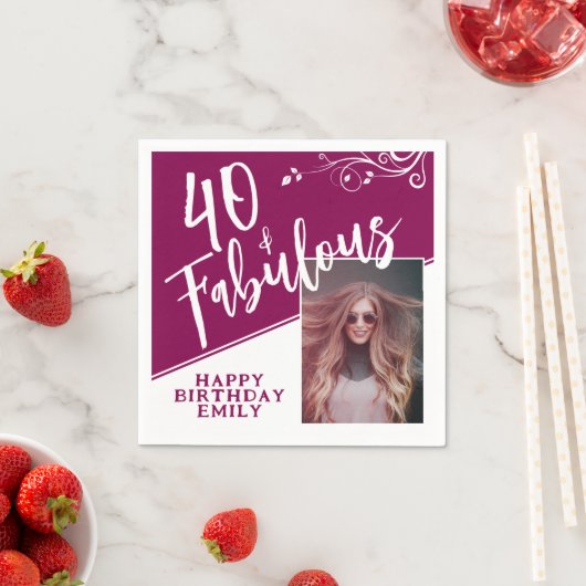 Serviette En Papier 40 et fabuleux script photo Magenta 40e anniversai (En situation)