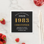 Serviette En Papier 40th Birthday Born 1983 Ajouter Nom Black Gold<br><div class="desc">Anniversaire personnalisé ajoutez votre nom et votre serviette de papier de l'année. Modifiez le nom et l'année avec le modèle fourni. Un merveilleux accessoire de fête d'anniversaire personnalisé. Plus de cadeaux et de fournitures de fête disponibles avec le design "normes de fixation" dans le magasin.</div>