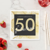 Serviette En Papier 50 Et Fabuleux Anniversaire Noir Or (En situation)