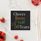 Serviette En Papier 50e anniversaire Cheers and Beers Golf Black and G (En situation)