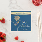 Serviette En Papier 50e anniversaire Luxe or et bleu classique (En situation)