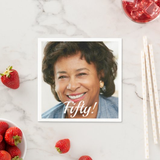 Serviette En Papier 50e anniversaire photo script femme (En situation)