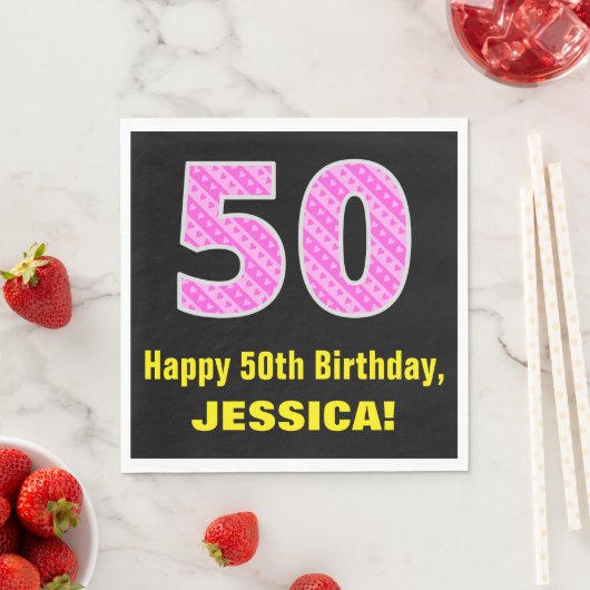 Serviette En Papier 50e anniversaire : Pink Stripes and Hearts "50" + (En situation)