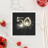 Serviette En Papier 50e anniversaire Sparklers de fête sur noir (En situation)