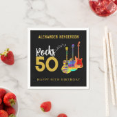 Serviette En Papier 50th Birthday Guitar Rocks 50 Nom (En situation)