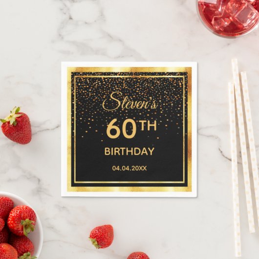 Serviette En Papier 60ème anniversaire sur un confetti classique en or (En situation)