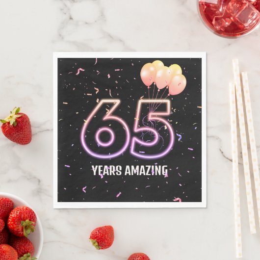 Serviette En Papier 65e anniversaire Balloons et Confetti (En situation)