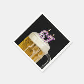 Serviette En Papier 67e anniversaire Bière sur noir (Coin)
