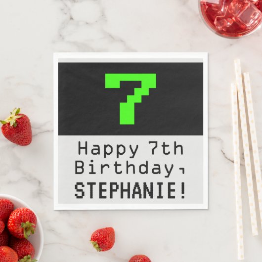 Serviette En Papier 7e anniversaire - Nerdy / Geeky Style "7" & Nom (En situation)